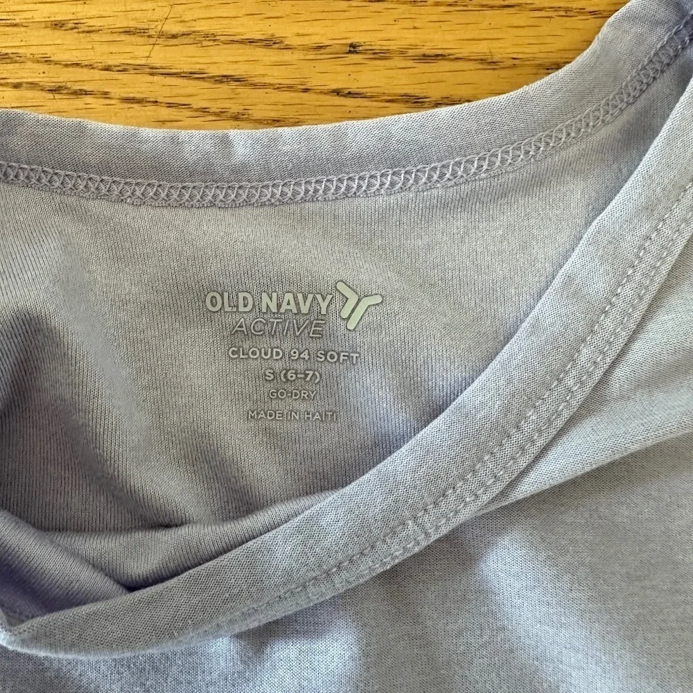 Old Navy Cloud 94 Soft Go-Dry Cool Cropped T-Shirt in Lavender Aura (Size S)